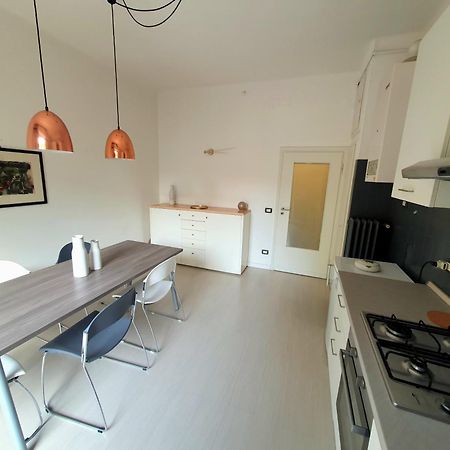 Spacious Three-Room Apartment In Saragozza Bologna Ngoại thất bức ảnh